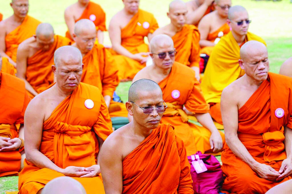 ข่าวสดพระเครื่อง - นำคณะสงฆ์-พุทธศาสนิกชน จาริกแสวงบุญ-แดนพุทธภูมิ
