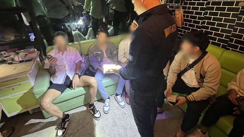 Bangkok raid leads to 58 arrests for illegal employment | News by Thaiger