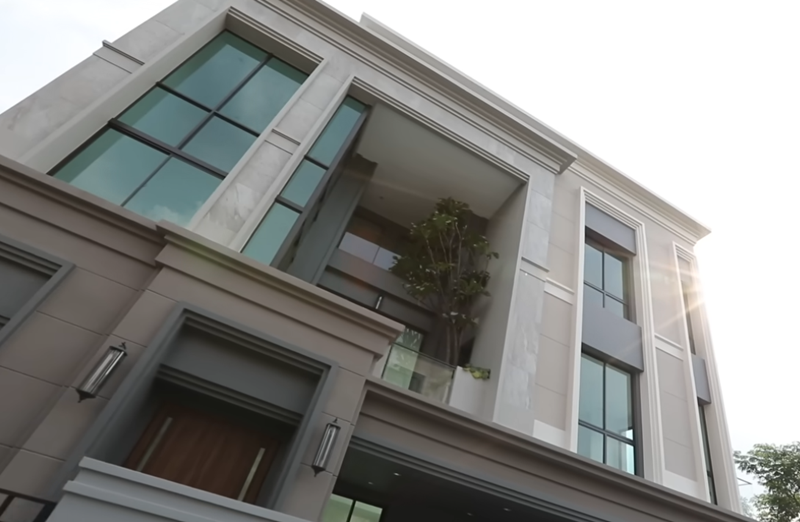 เจมีไนน์ กลุ้มใจ คืบหน้าสร้างบ้านเกินงบ 50 ล้าน