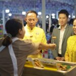 กิจกรรมจัดแสดงสินค้าเกษตร-ผลิตภัณฑ์ชุมชน เชื่อมโยงตลาด Offline-Online จ.ปราจีนฯ