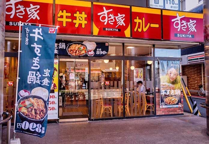 ร้านข้าวหน้าเนื้อญี่ปุ่นเจ้าดัง จ่อปิดเกือบ 2,000 สาขา ปมพบหนู-แมลงสาบในอาหาร