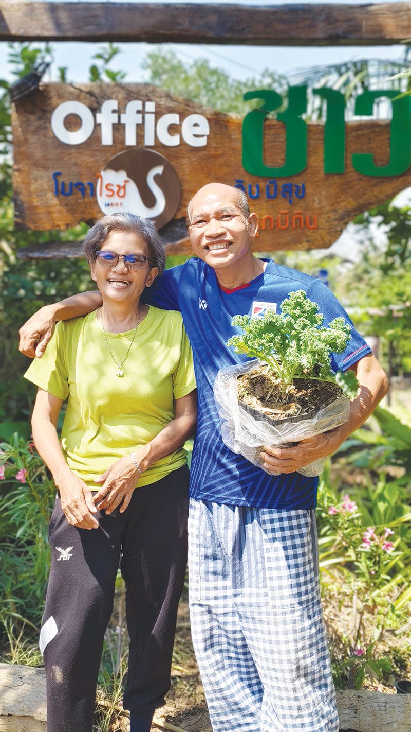 หลาก&หลายเกษตร - สองสามีภรรยาวัยเกษียณ ปลูกเคลขายโกยเดือนละ 5 หมื่น