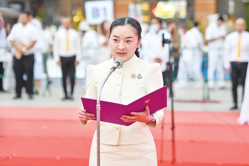 รายงานพิเศษ - ตักบาตรพระ-1 หมื่นรูป โคราชสมโภชเมือง 557 ปี