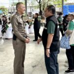 สน.ร่มเกล้า แก้ปัญหายาเสพติดแบบครบวงจร ค้นหาคนติดยาป้องแพร่ระบาดพื้นที่ชุมชน