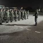 ทบ.จัดรถบัสทหาร รับส่งประชาชนบรรเทาการตกค้าง จุดที่การจราจรติดขัด
