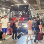 ทบ.จัดรถบัสทหาร รับส่งประชาชนบรรเทาการตกค้าง จุดที่การจราจรติดขัด