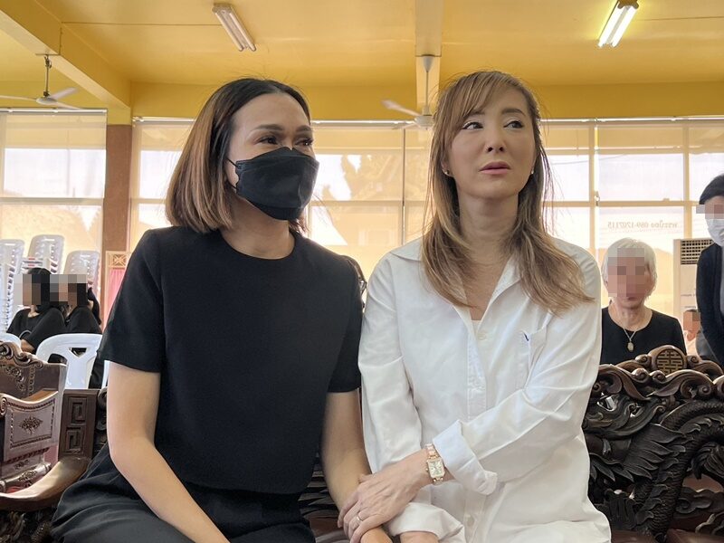 ต่าย สายธาร เปิดใจทั้งน้ำตา เหมือนมีสัญญาณเตือน อ๊อฟ จะพาแม่ไปอยู่ด้วย