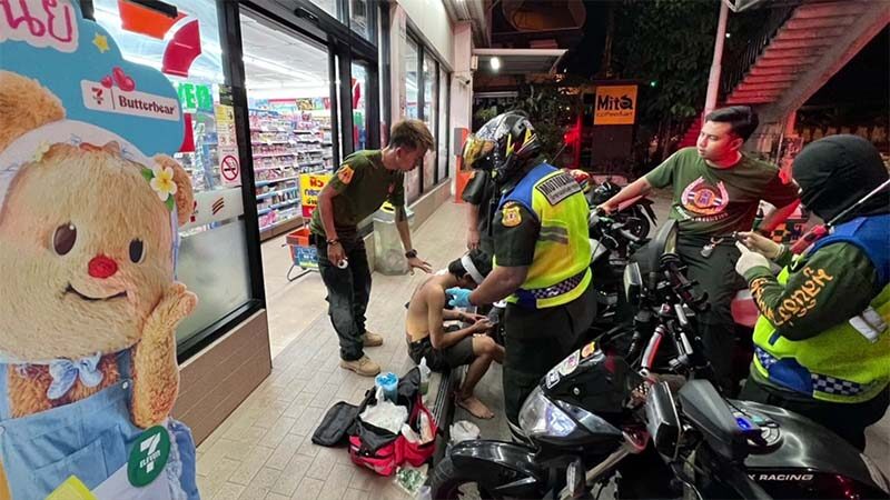 Motorcyclist mob brutally attacks Thai teen seeking refuge in store | News by Thaiger