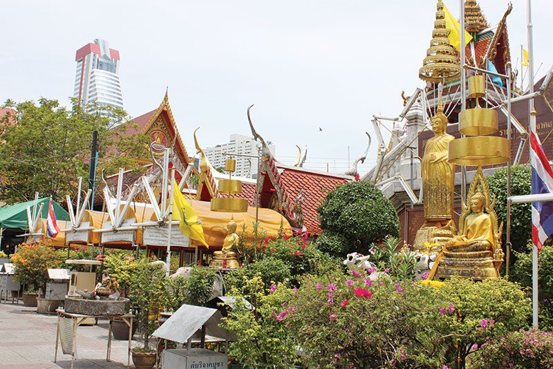 เที่ยววัดวันหยุด - ไหว้พระวัดหัวลำโพง ทำบุญบริจาคโลงศพ