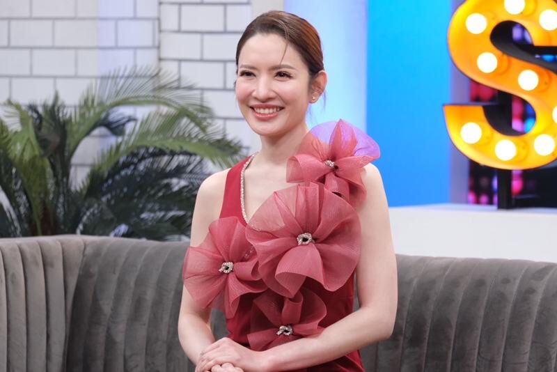 “แอฟ” คบ “นนกุล” อายุไม่ใช่ปัญหา เพราะไม่เคยคิดว่าตัวเองแก่ ยิ้มรับ “คบเด็กแล้วเป็นอมตะ” 