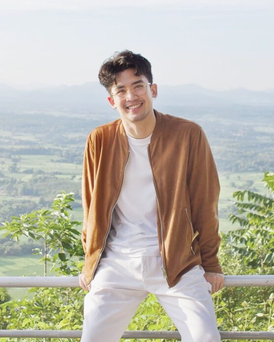 จับกระแสลูกทุ่ง