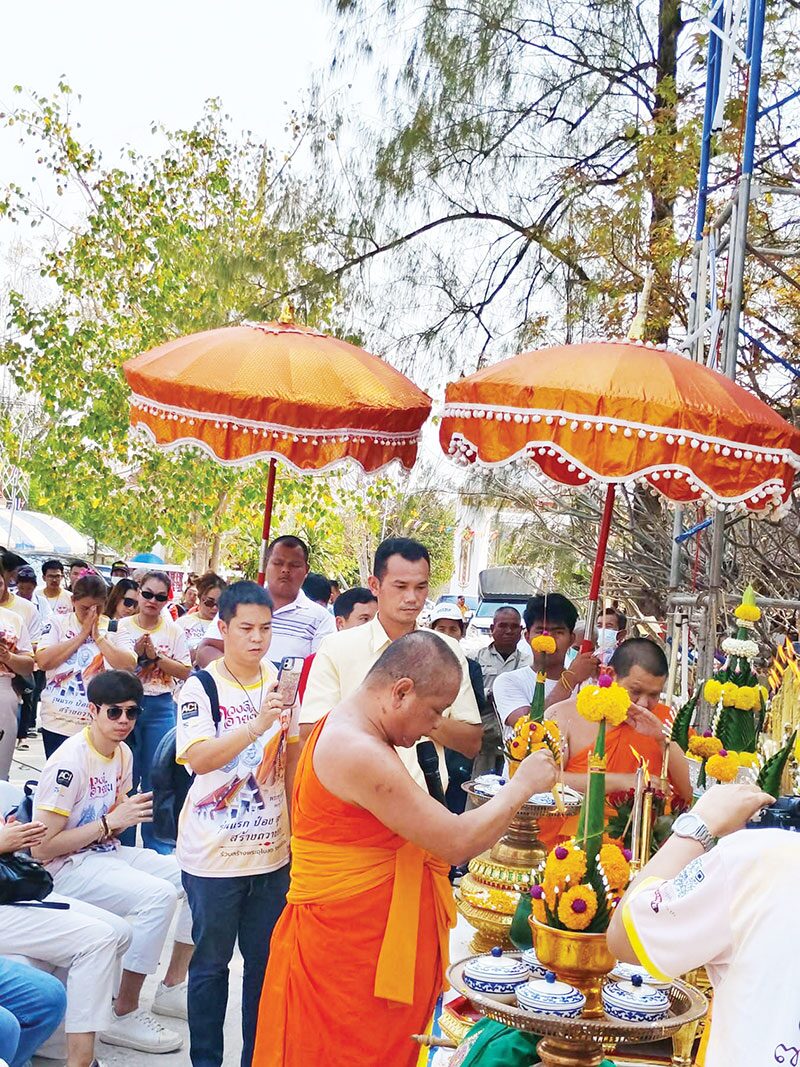 ข่าวสดพระเครื่อง - งานมุทิตาสักการะ 98 ปี หลวงปู่ขำ วัดหนองแดง