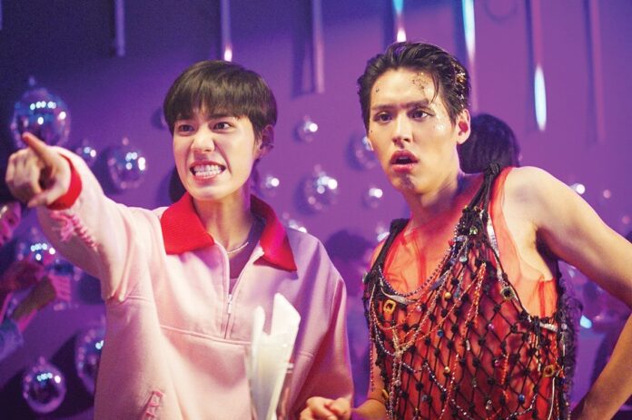 เบื้องหลังมายา