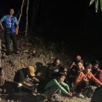 ทะลักไม่หยุด สกัดจับต่างด้าว 49 แรงงานเถื่อน ซุกป่าริมห้วยซองกาเรีย เตรียมทำงานไทย