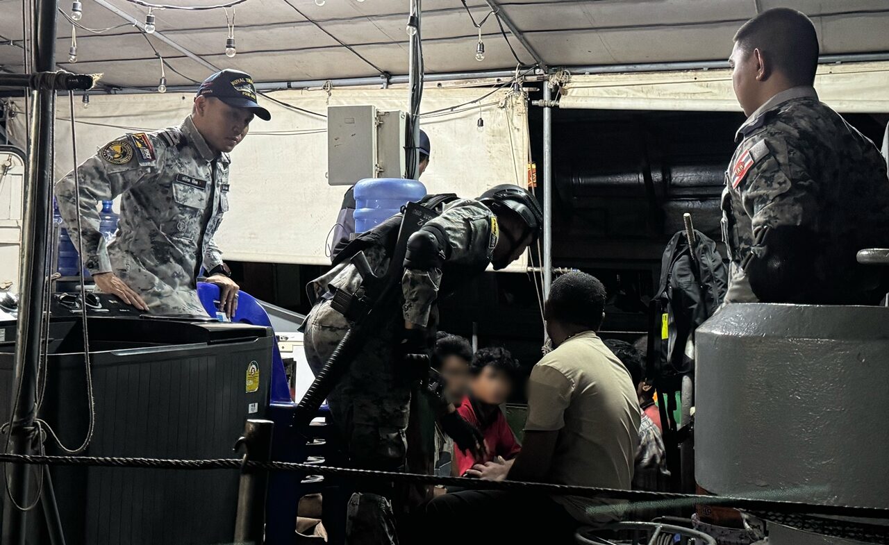 Myanmar vessel caught in Thai waters, suspected of illegal activities | News by Thaiger