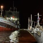 จับกุมเรือประมงเมียนมา พร้อม 6 ลูกเรือ รุกล้ำน่านน้ำไทย พบพิรุธเพียบ คาดลำเลียงสิ่งผิดกฎหมาย