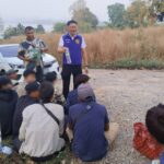 ทะลักไม่มีหมด สกัดกระบะซุก 14 แรงงานเถื่อน คนขับจอดรถหนี ปล่อยพม่าลอยแพ สารภาพจ่ายค่าหัว 2 หมื่นต่อคน