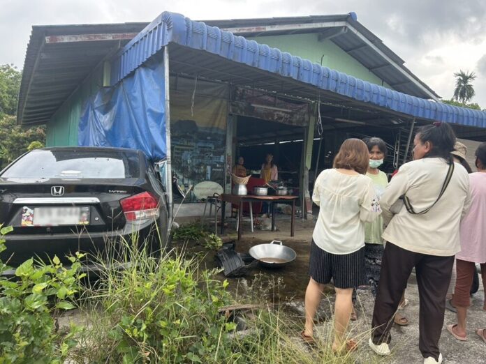 Pickup truck crash in Phatthalung kills woman, injures another | News by Thaiger