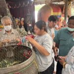 สาวใหญ่ สมหวัง ท้าวเวสสุวรรณ9หน้าให้โชค รีบแก้บน ไม่พลาดส่องเลขอ่างน้ำมนต์ หวังได้โชคซ้ำ