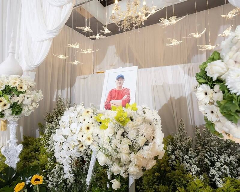 อุ้ม อิษยา เผยยังร้องไห้-คิดถึง หลังพ่อแม่เสียห่างกันเพียง 90 วัน พยายามมีสติในการใช้ชีวิต