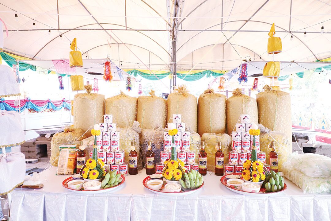 ข่าวสดพระเครื่อง - พิธีกวนข้าวทิพย์ปทุมธานี สานประเพณีมอญโบราณ