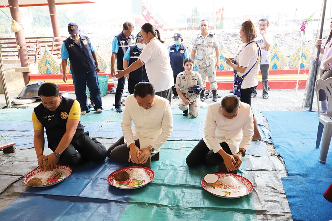 ข่าวสดพระเครื่อง - พิธีกวนข้าวทิพย์ปทุมธานี สานประเพณีมอญโบราณ