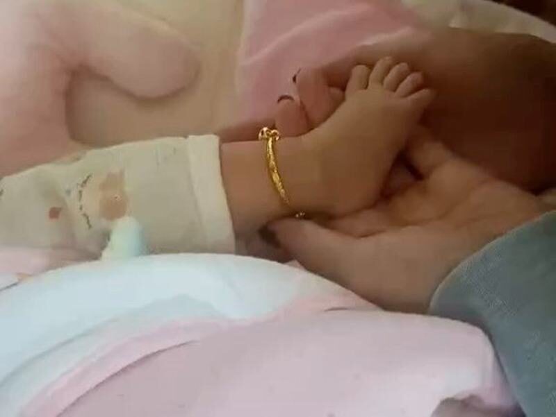 โตโน่ เผยถ้าเซอร์ไพรส์ขอแต่ง ณิชา ตามไม่ทันแน่ สุดเขิน คนแซวภาพอุ้มหลานได้ฟีลพ่อแม่ลูก