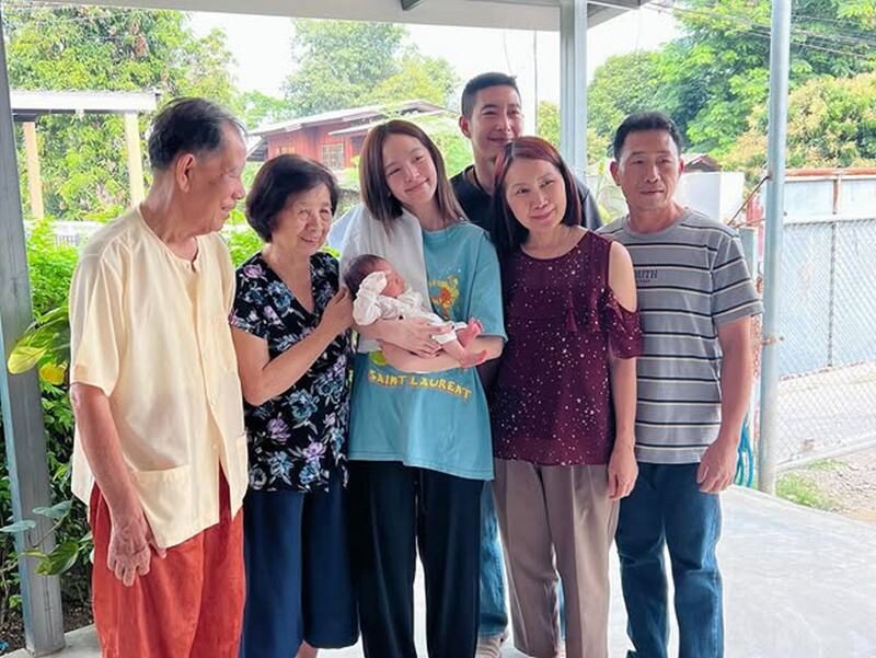 โตโน่ เผยถ้าเซอร์ไพรส์ขอแต่ง ณิชา ตามไม่ทันแน่ สุดเขิน คนแซวภาพอุ้มหลานได้ฟีลพ่อแม่ลูก