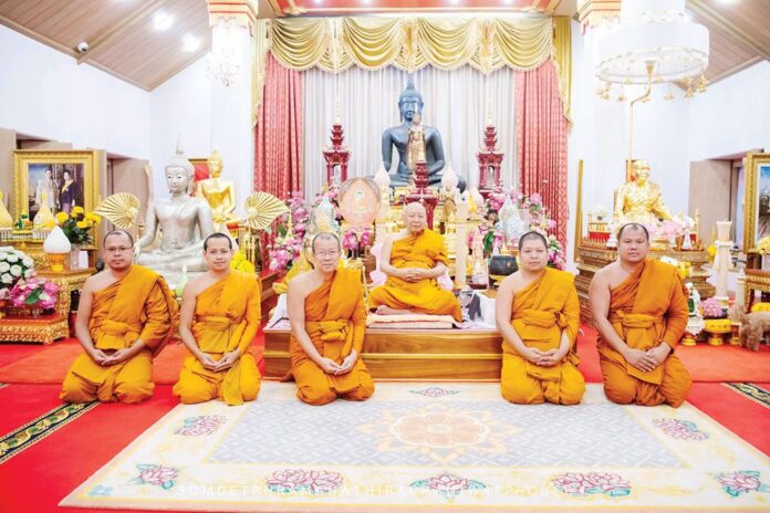 ข่าวสดพระเครื่อง - เจ้าคณะใหญ่4หนมอบตราตั้ง พระอุปัชฌาย์ที่ผ่านการอบรม