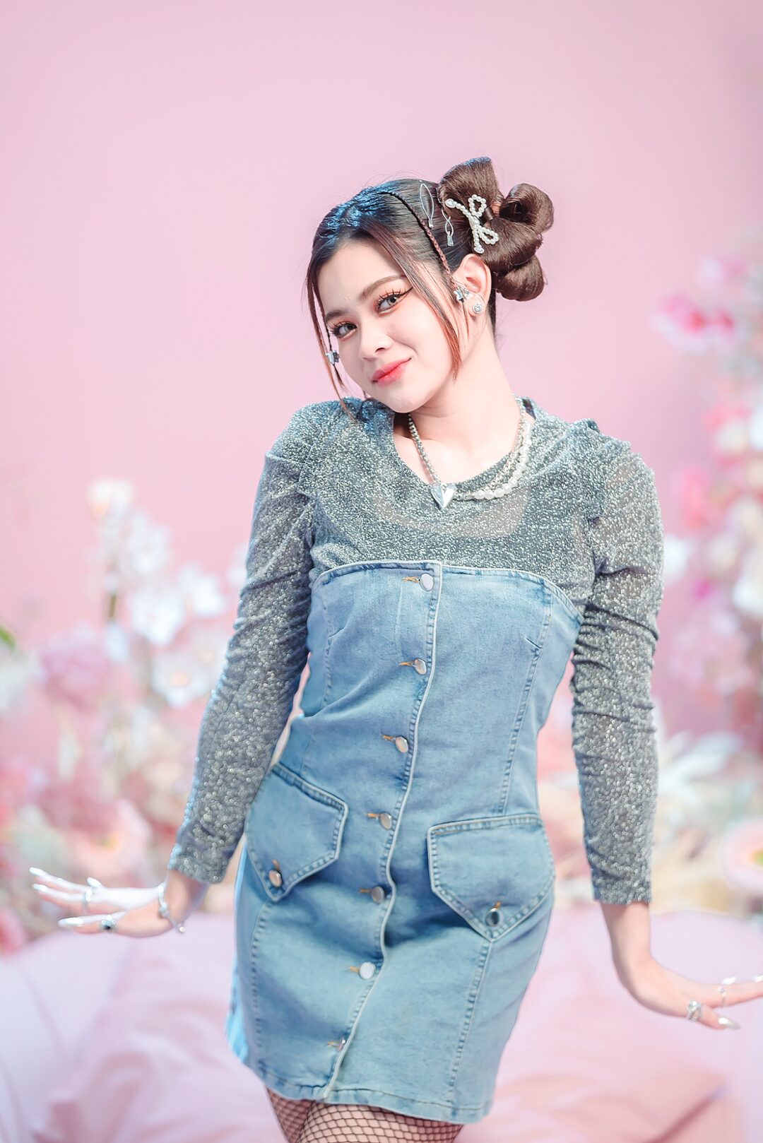 จับกระแสลูกทุ่ง - ‘กิมกลอย’พลิกลุกส์ใส ‘อยากติดเธอ’สไตล์สามช่า