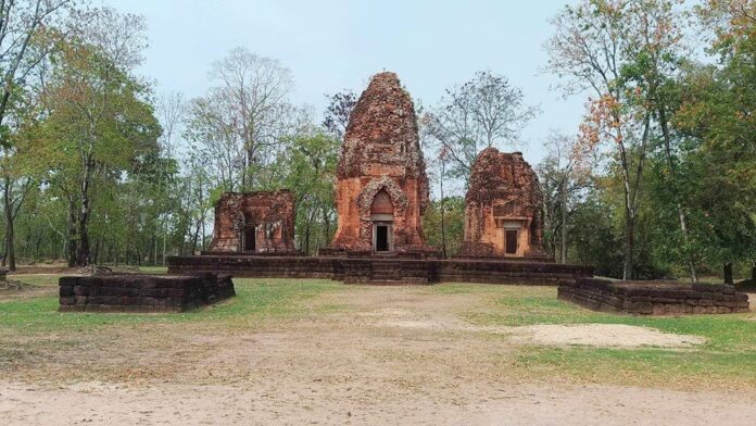 เที่ยววัดวันหยุด