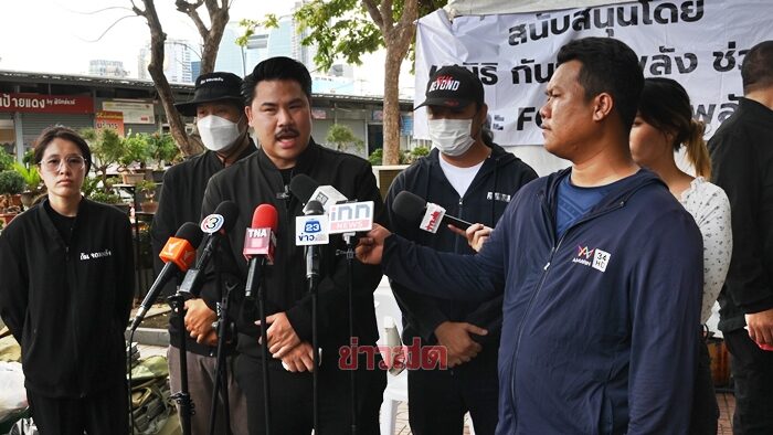 ตายาย สุดใจบุญ ขอรับเงินบริจาคแค่ครึ่งเดียว ที่เหลือมอบ กัน จอมพลัง ช่วยสังคมต่อ มอบเงิน 100,000 บาท ให้หนุ่มถูกลูกนักการเมืองใช้ไม้ฟาดกะโหลกยุบ