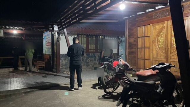 ด่วน ตำรวจจับแล้ว ลูกนักการเมืองดัง ฆ่าทุบหัว น้องโฟกัส แฟนสาวม.6 พบหลักฐานสำคัญใต้เบาะรถจักรยานยนต์ หลังนำกำลังบุกค้นบ้านพัก
