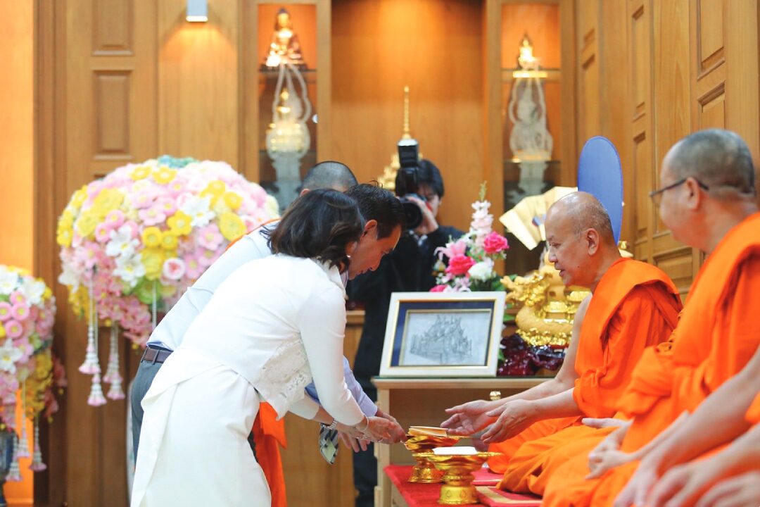 ข่าวสดพระเครื่อง - สารัชถ์-ครอบครัว‘รัตนาวะดี’ บริจาค 41 ล้านถวายวัดสระเกศ