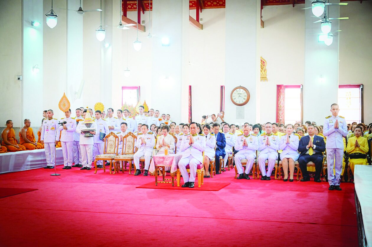 ข่าวสดพระเครื่อง - องคมนตรีเชิญหิรัญบัฏ-พัดยศ ถวาย‘พระพรหมวชิรโพธิวงศ์’