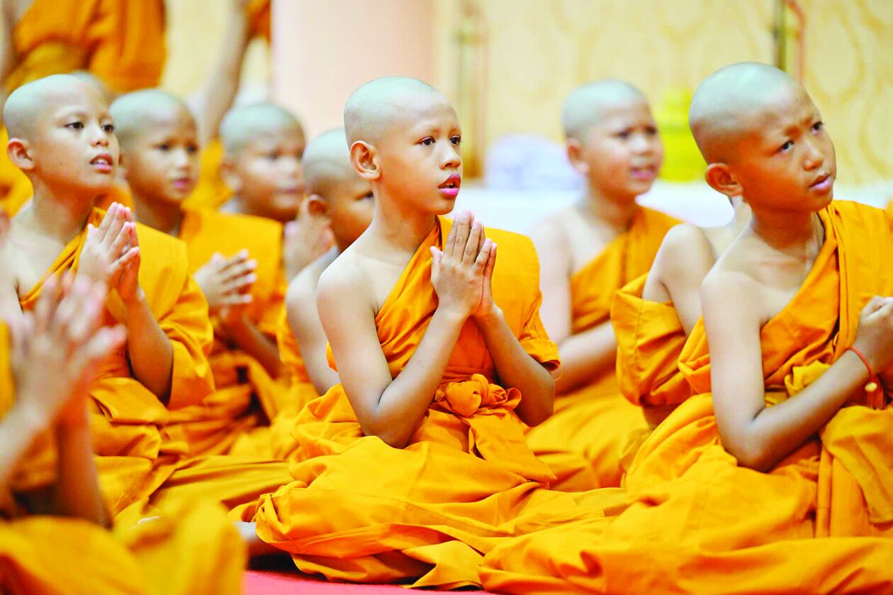 ข่าวสดพระเครื่อง - พิธีบรรพชารวมใจไทย-พม่า เฉลิมพระเกียรติ‘กรมสมเด็จฯ’