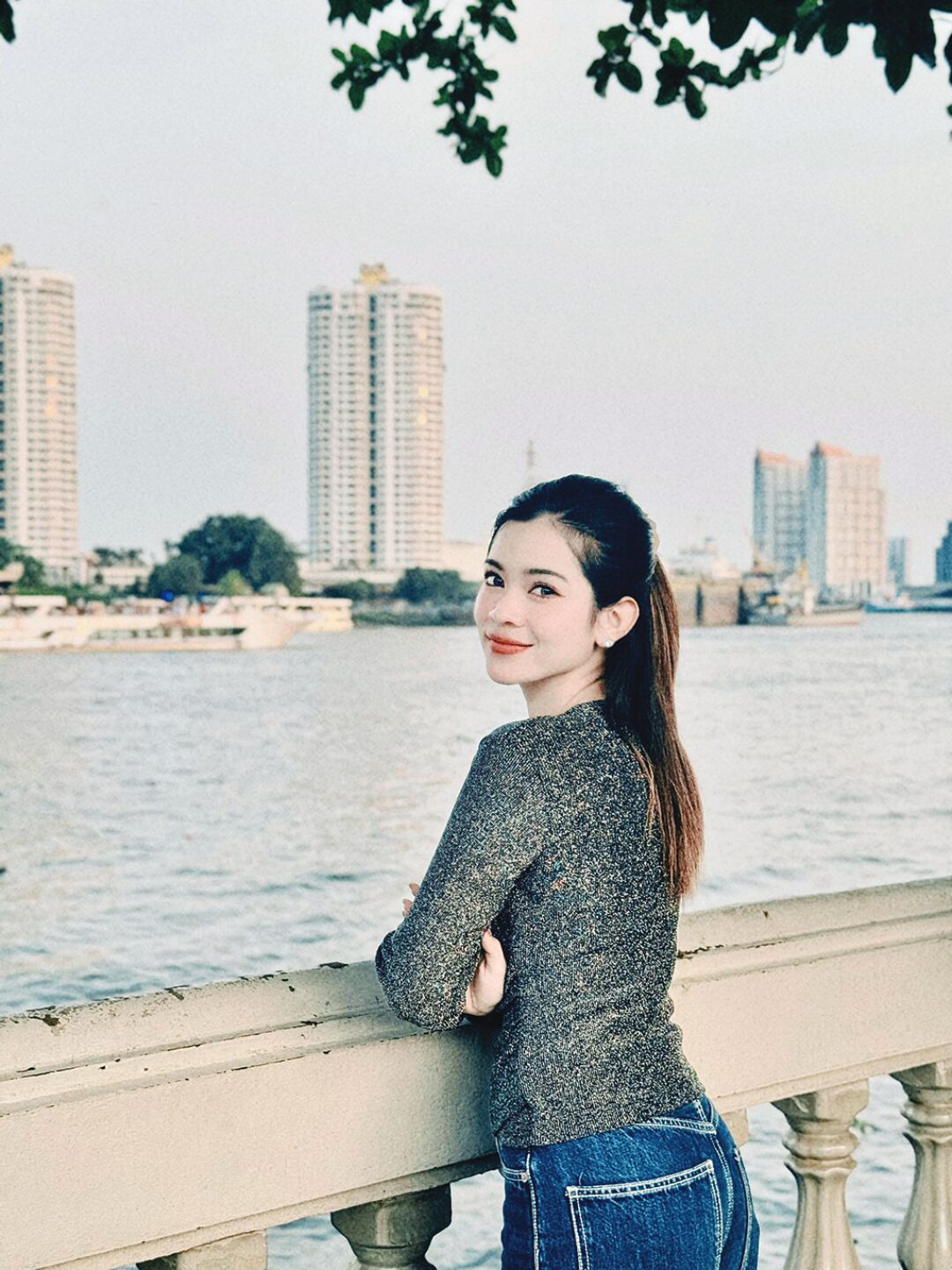 จับกระแสลูกทุ่ง - ‘กิมกลอย’พลิกลุกส์ใส ‘อยากติดเธอ’สไตล์สามช่า