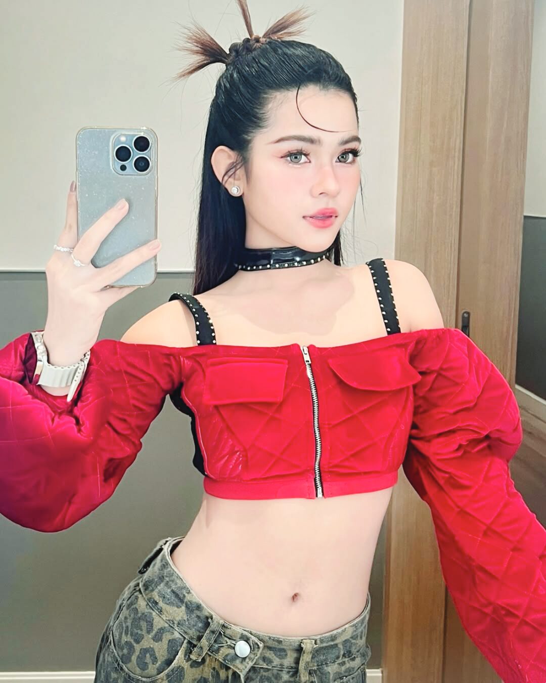 จับกระแสลูกทุ่ง - ‘กิมกลอย’พลิกลุกส์ใส ‘อยากติดเธอ’สไตล์สามช่า