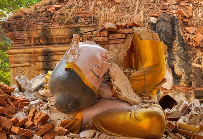 ทัพเมียนมากลับลำ “รัวถล่มฝ่ายต้าน” ทั้งที่ประกาศหยุดยิง-ดินไหวดับพุ่ง 3,500 ราย