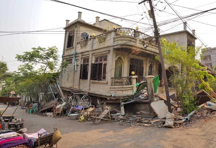 ทัพเมียนมากลับลำ “รัวถล่มฝ่ายต้าน” ทั้งที่ประกาศหยุดยิง-ดินไหวดับพุ่ง 3,500 ราย