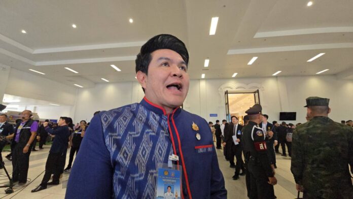 สุรศักดิ์ พันธ์เจริญวรกุล รมช.ศึกษาธิการ