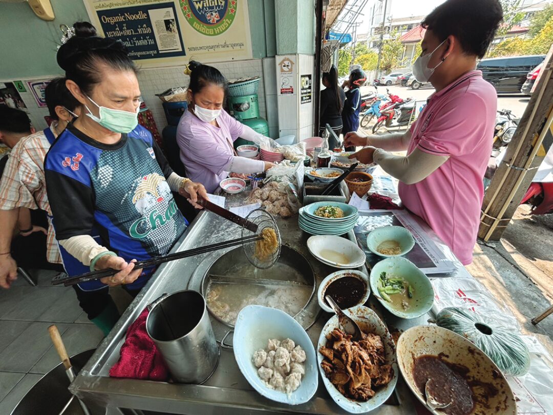 สวรรค์ในครัว - ‘ก๋ำเช้ง’บะหมี่ไข่ทำมือ สูตรโบราณ-เจ้าดังราชบุรี