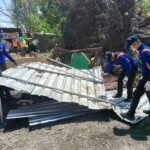 นทพ.จิตอาสา บก.ทท. ลงพื้นที่แม่ริม เร่งช่วยปชช. ซ่อมแซมบ้านประสบภัยพายุฤดูร้อน