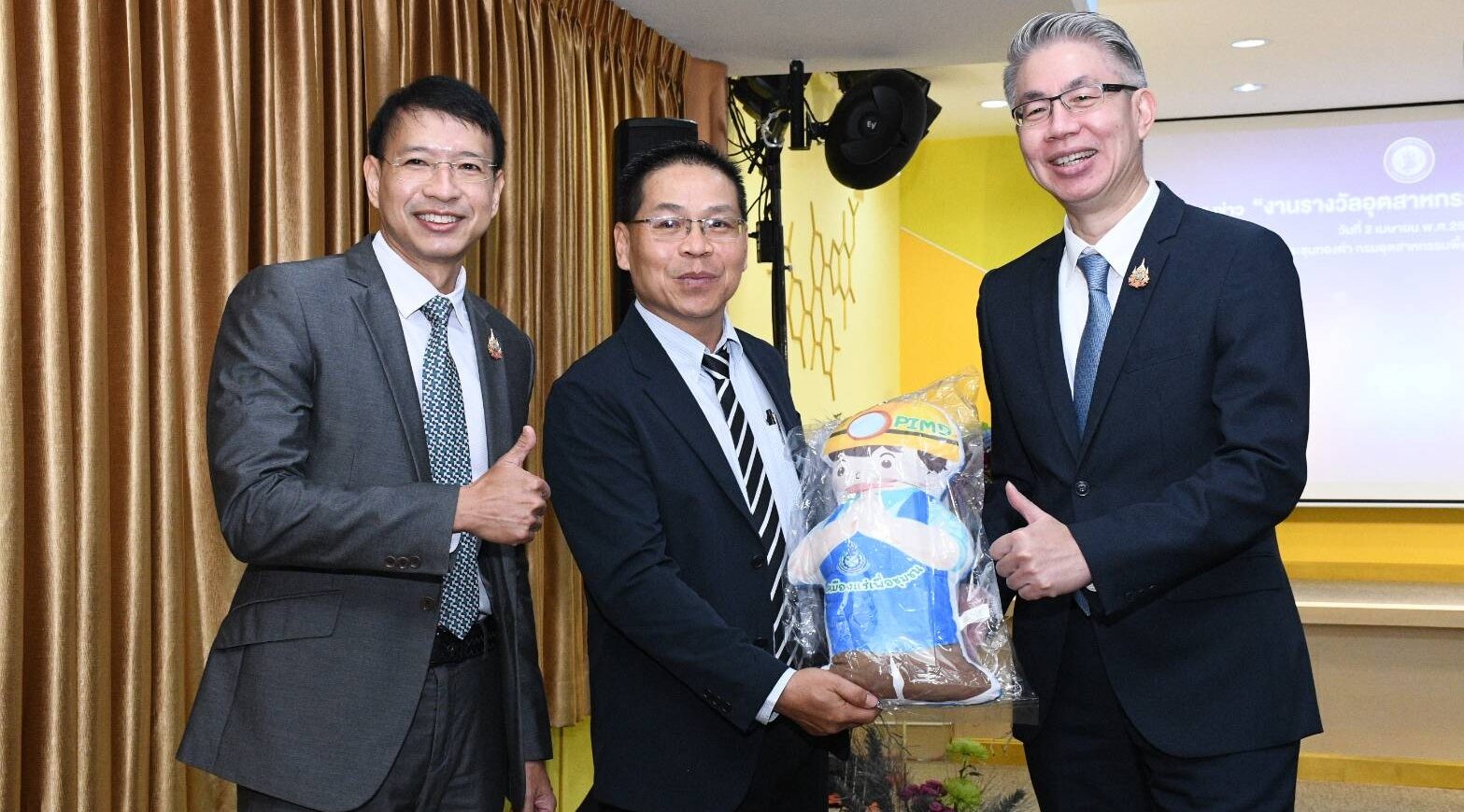 https://www.khaosod.co.th/wpapp/uploads/2025/04/S__62259420_0.jpg