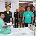 ผบช.น. เยี่ยม 2 ตำรวจพระโขนง รับบาดเจ็บ 2 นาย มองสิ่งของ-เงินบำรุงขวัญกำลังใจ
