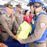 มอบถุงยังชีพ-ไข่ข้าวสาร แก่ครอบครัวตำรวจจราจรโครงการพระราชดำริ 170 นาย
