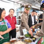 มอบถุงยังชีพ-ไข่ข้าวสาร แก่ครอบครัวตำรวจจราจรโครงการพระราชดำริ 170 นาย