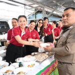 มอบถุงยังชีพ-ไข่ข้าวสาร แก่ครอบครัวตำรวจจราจรโครงการพระราชดำริ 170 นาย