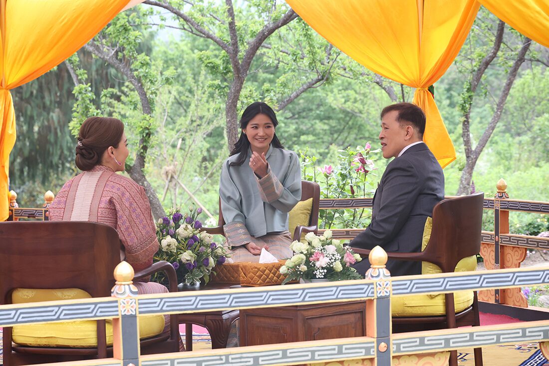 ในหลวง พระราชินี เสด็จฯ โครงการหลวงเดเชนโชลิง สมเด็จพระราชินีแห่งภูฏาน เฝ้าฯ รับเสด็จ
