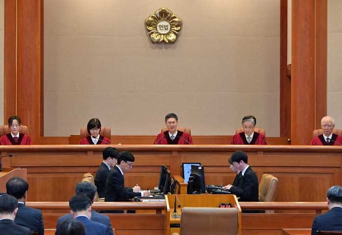 ศาลรัฐธรรมนูญมีมติเอกฉันท์ “ถอดถอนยุน ซอกยอล” จากตำแหน่งประธานาธิบดี